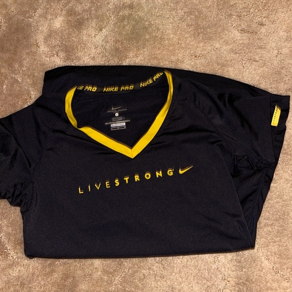 NIKE PRO DRI-FIT V-Neck athletic shirt - Picture 1 of 4